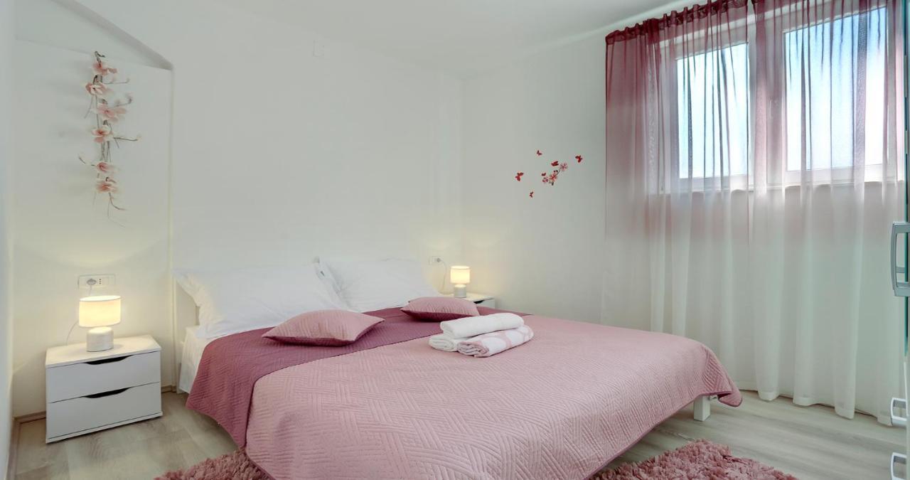 Adorable Apartment Ena Kaštela Екстериор снимка