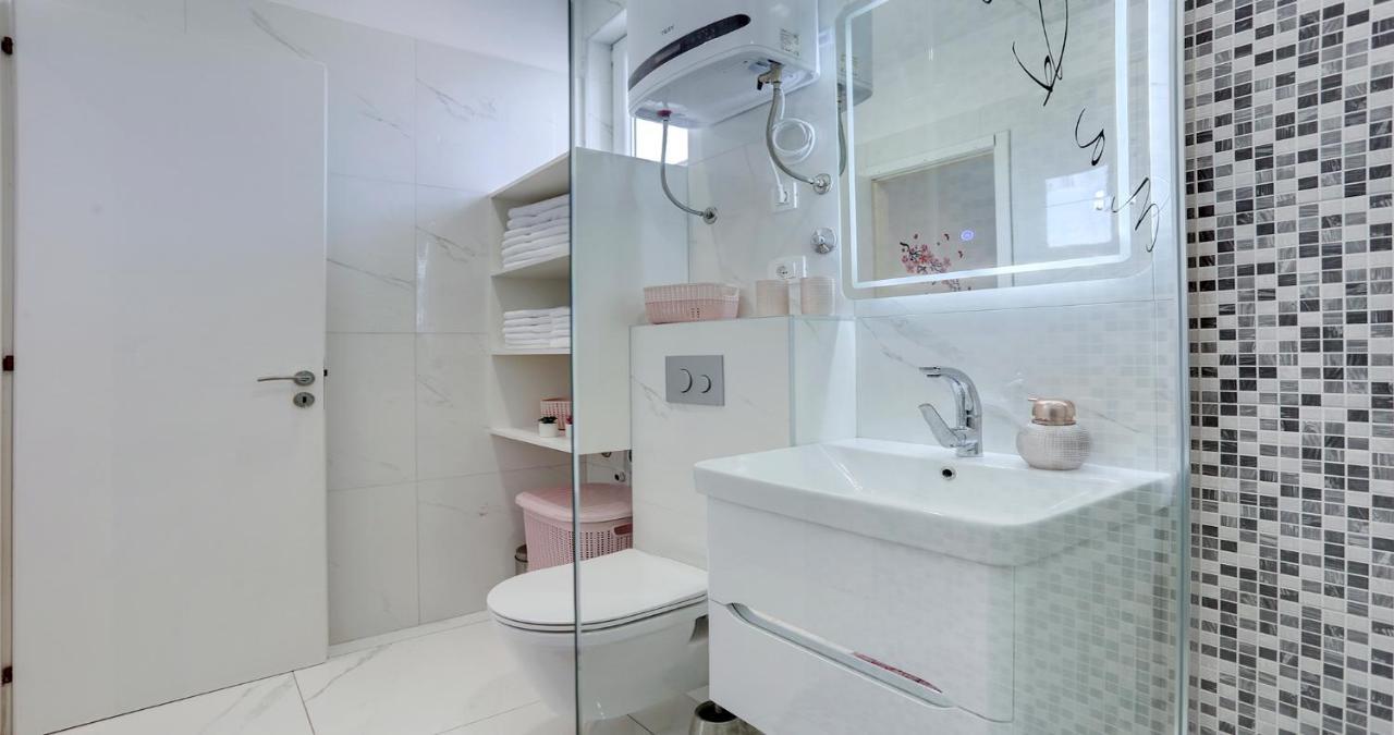 Adorable Apartment Ena Kaštela Екстериор снимка