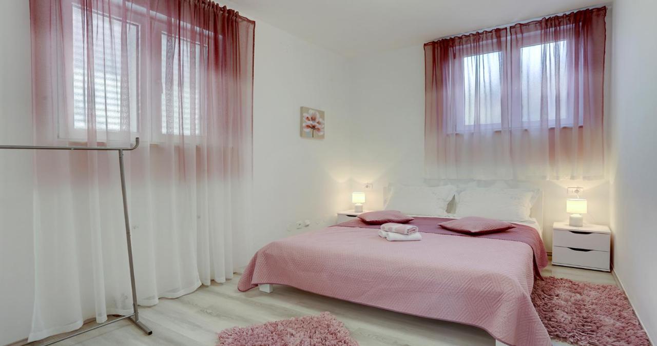 Adorable Apartment Ena Kaštela Екстериор снимка